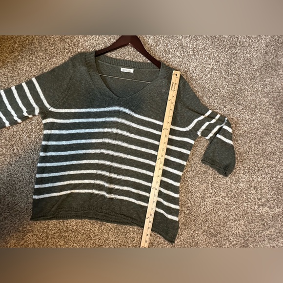 Margeaux & Ellie Women’s XL Green and White V-Neck Knit Sweater Cozy Casual - Picture 16 of 16